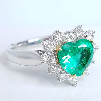 "LADRG01417" Green Emerald Heart Diamond Ring