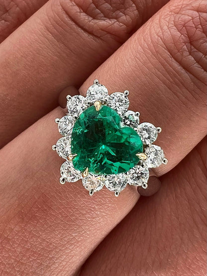 "LADRG01417" Green Emerald Heart Diamond Ring