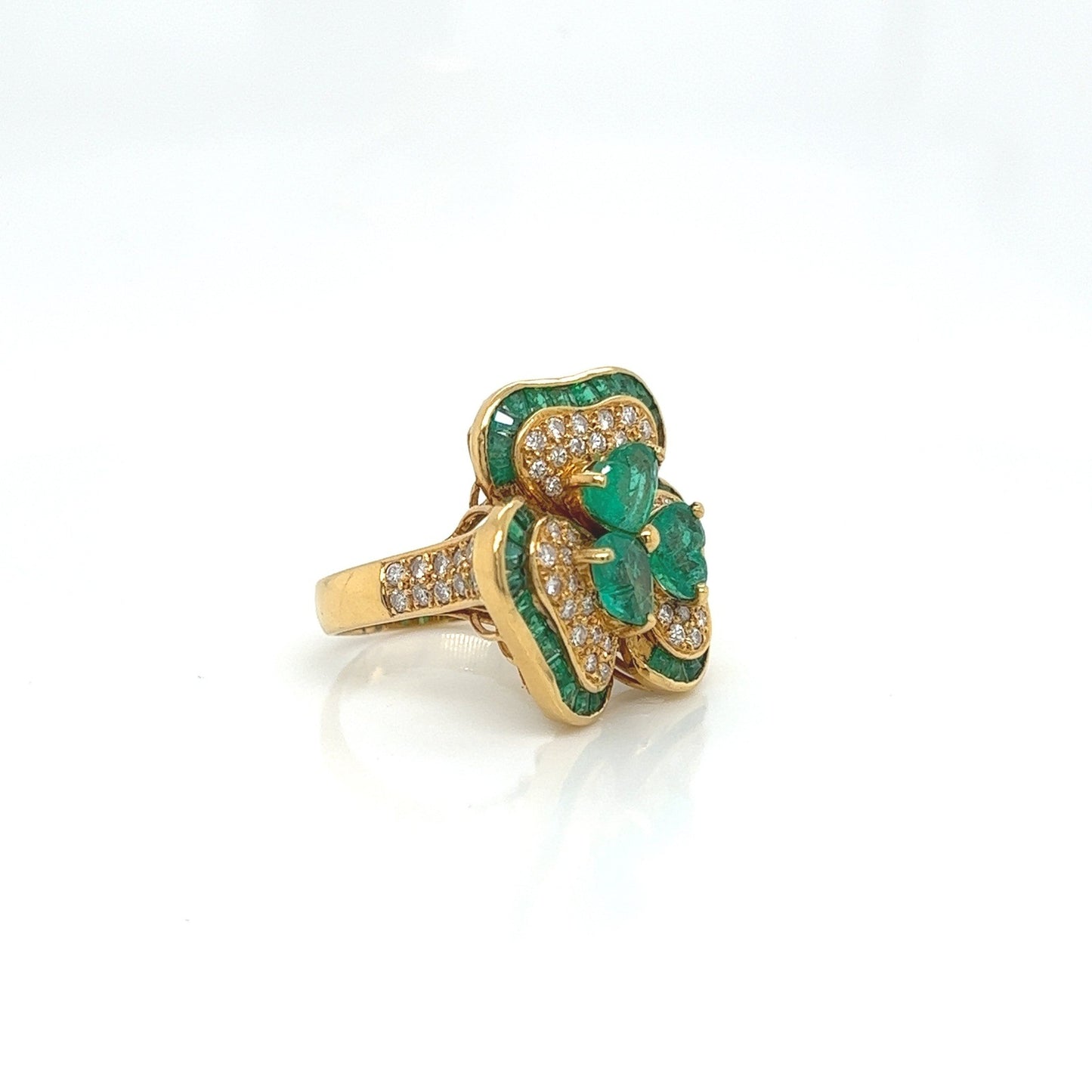 5.65 Total Carat Lucky Clover 18K Yellow Gold Diamond & Colombian Green Emerald Ladies Ring