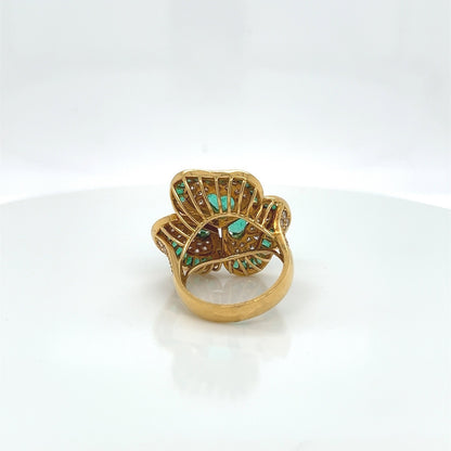 5.65 Total Carat Lucky Clover 18K Yellow Gold Diamond & Colombian Green Emerald Ladies Ring