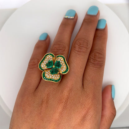 5.65 Total Carat Lucky Clover 18K Yellow Gold Diamond & Colombian Green Emerald Ladies Ring