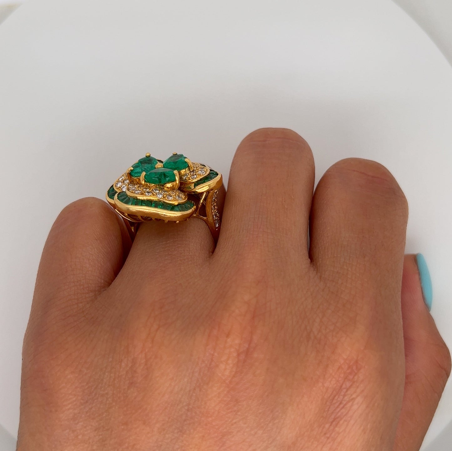 5.65 Total Carat Lucky Clover 18K Yellow Gold Diamond & Colombian Green Emerald Ladies Ring