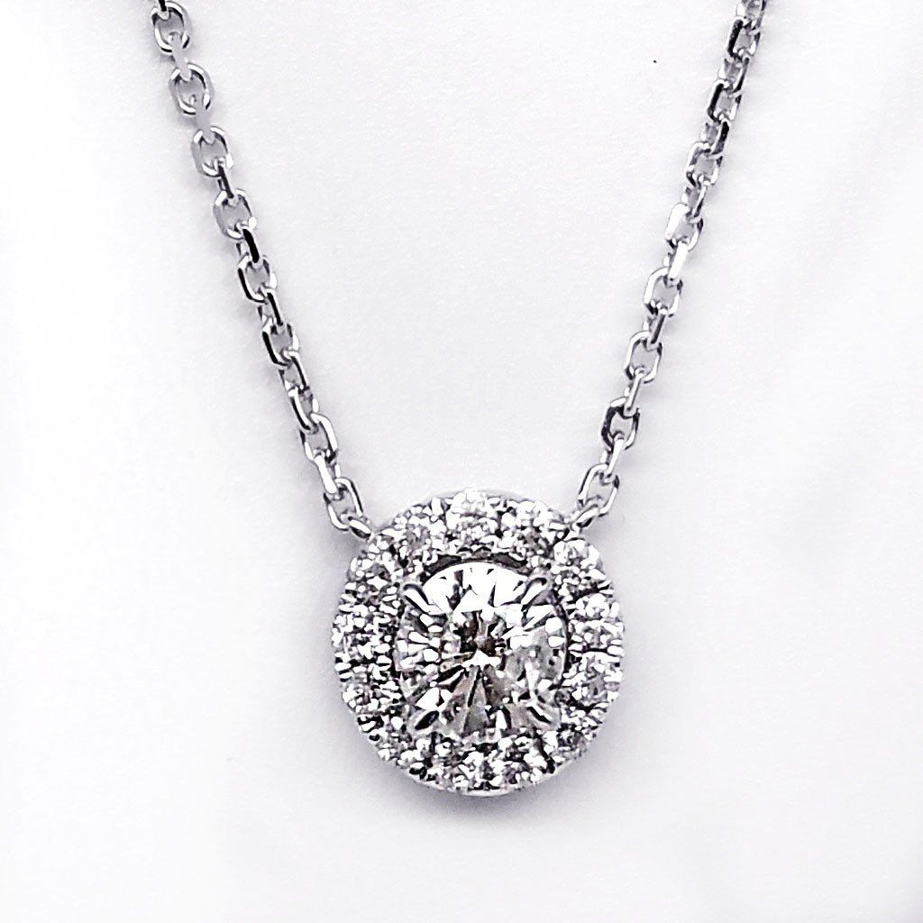 "PEND01667" 18K White Gold Round Halo Diamond Pendant