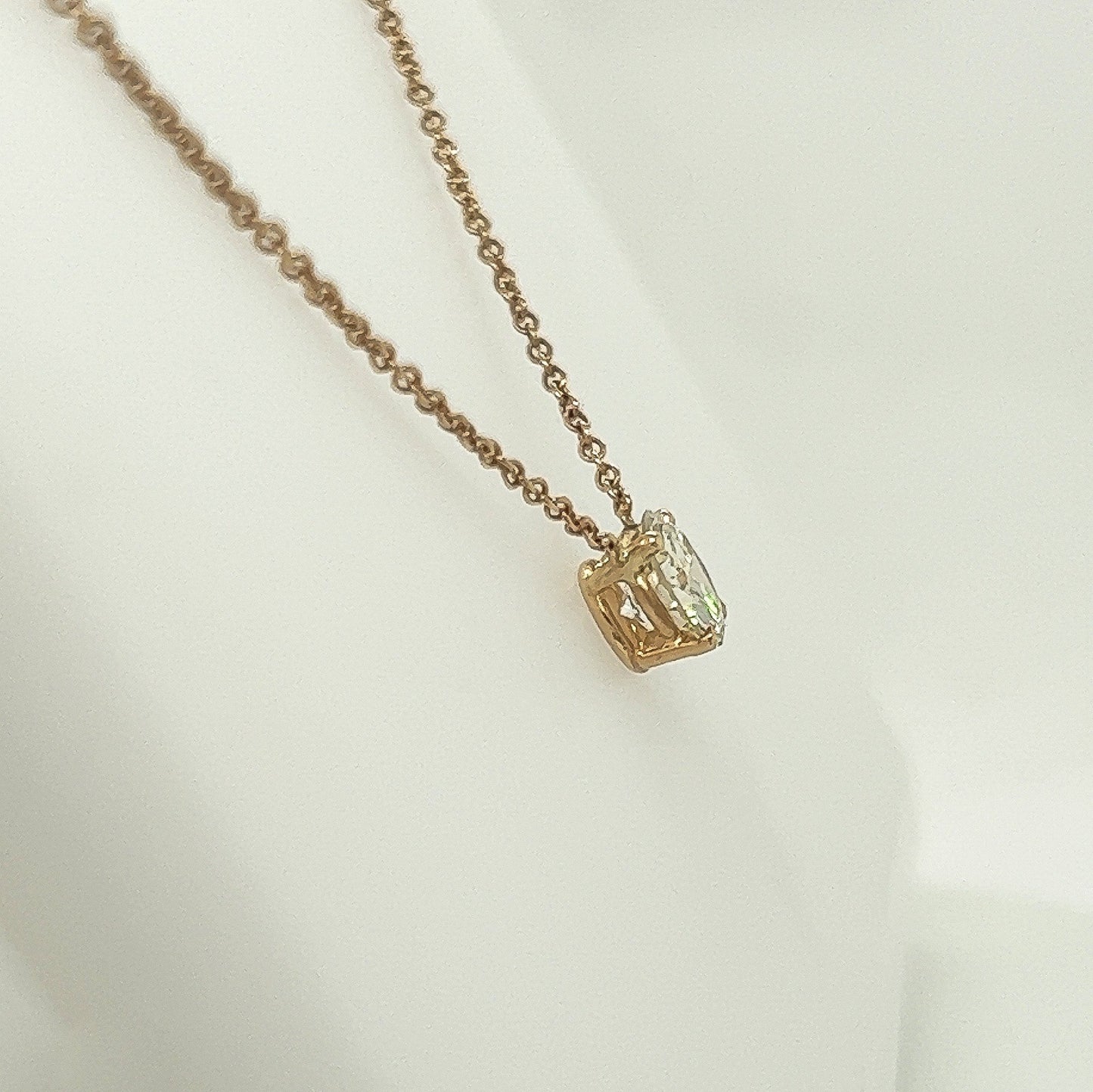 0.70 Carat Diamond Pendant in 14K Yellow Gold